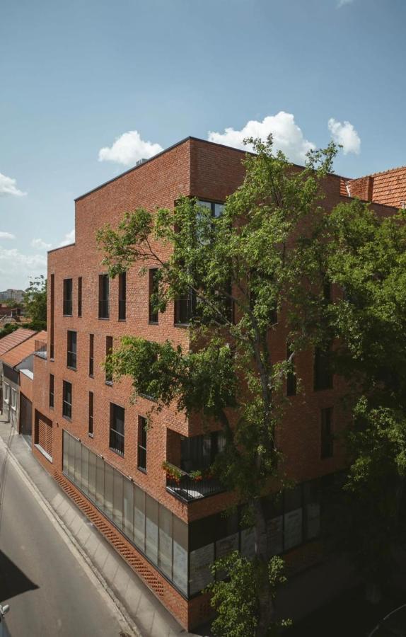 26Bricks Luxury Suites Oradea Zewnętrze zdjęcie