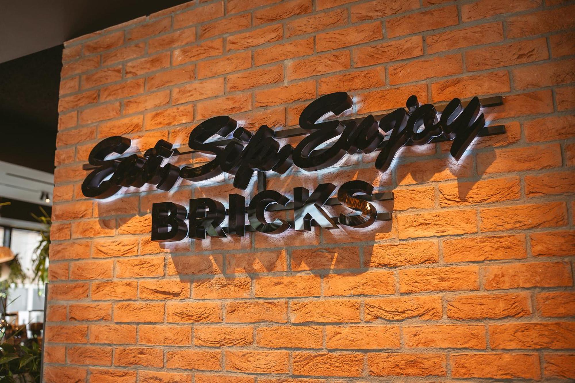 26Bricks Luxury Suites Oradea Zewnętrze zdjęcie